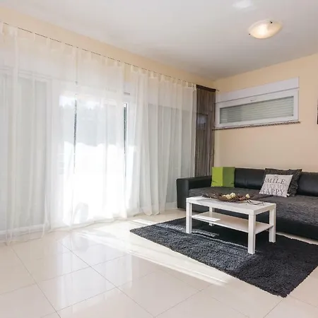 One-bedroom In Privlaka *